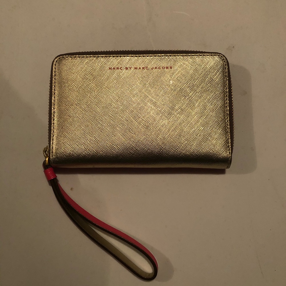 COPY - NWT Marc Jacobs wristlet wallet pink gold